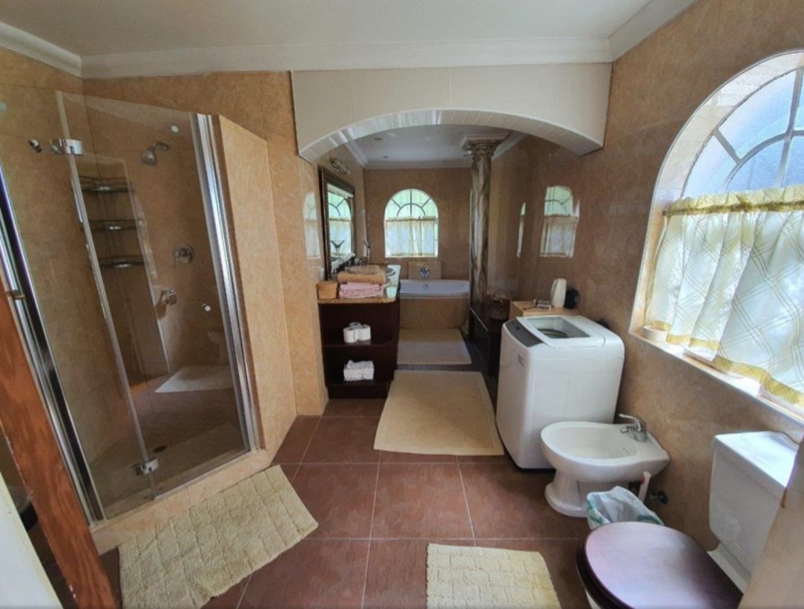 5 Bedroom Property for Sale in Old Place Western Cape